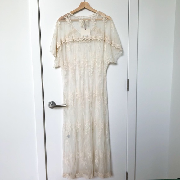 Love Johnny Was sheer lace Gabriel kaftan - Picture 3 of 4